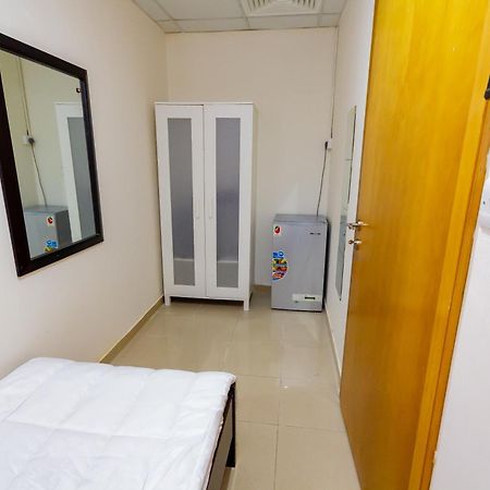 Small Budget Rooms For 'Girls' Only In Dubai, Marina Экстерьер фото