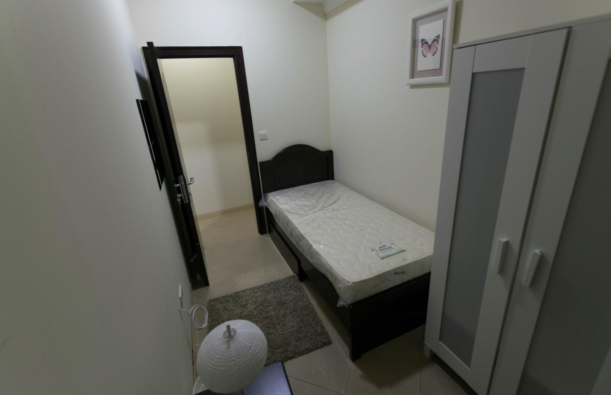 Small Budget Rooms For 'Girls' Only In Dubai, Marina Экстерьер фото