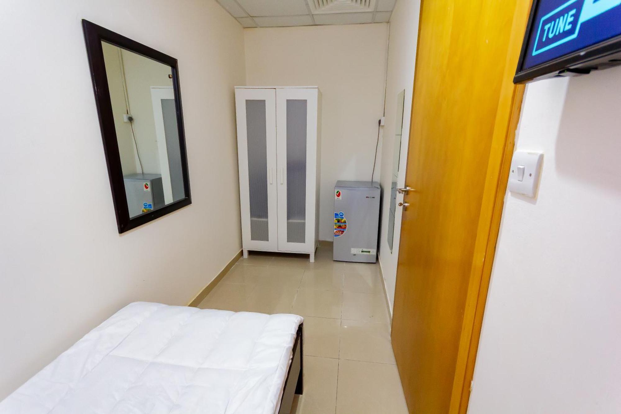 Small Budget Rooms For 'Girls' Only In Dubai, Marina Экстерьер фото