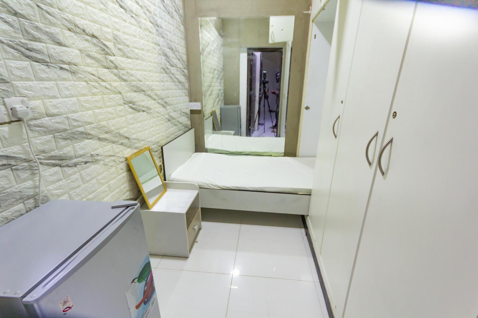 Small Budget Rooms For 'Girls' Only In Dubai, Marina Экстерьер фото