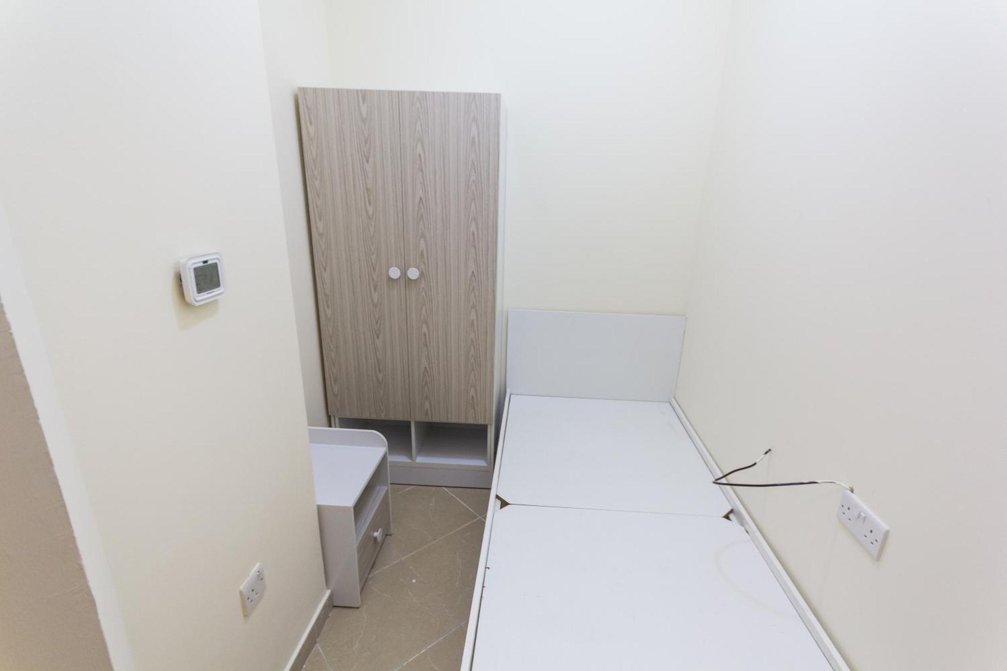 Small Budget Rooms For 'Girls' Only In Dubai, Marina Экстерьер фото